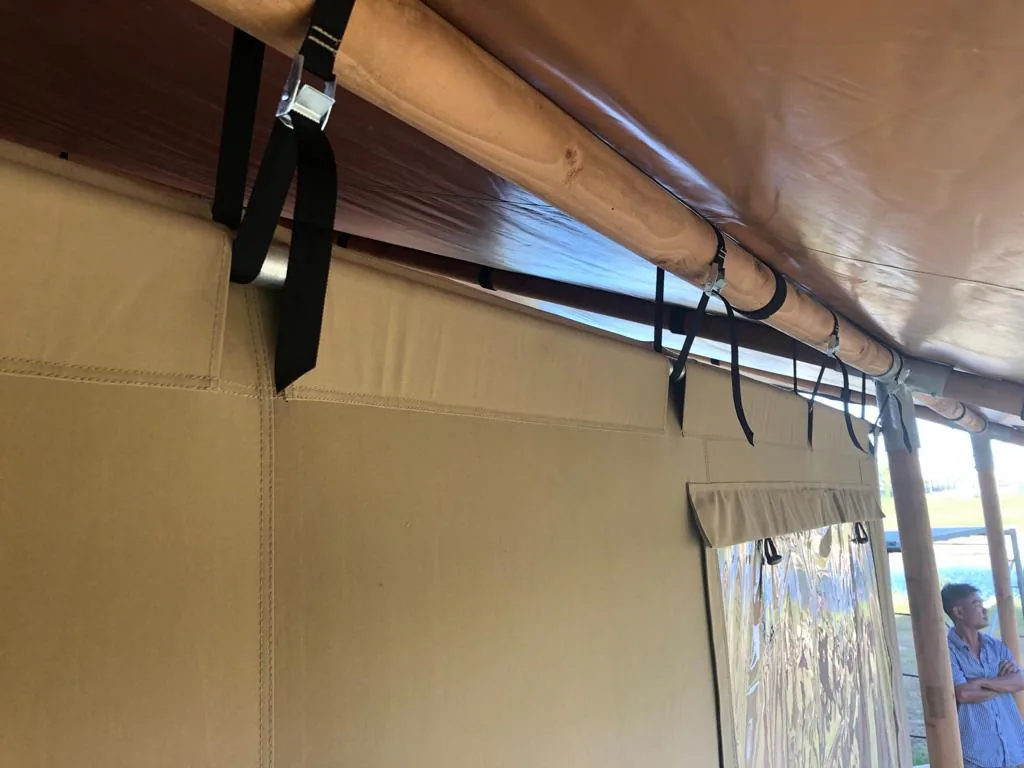 Chi tiết mái và vách lều glamping